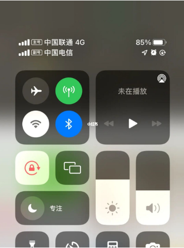 房山苹果手机维修分享iPhone双卡信号解决办法 