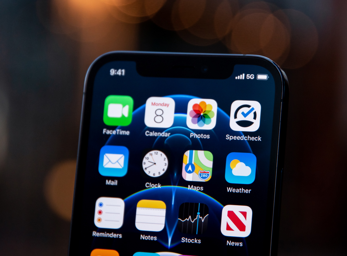 房山苹果手机维修分享为什么 iPhone 12 在冬季会自动关机 